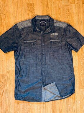 Men's button up short sleeved shirt